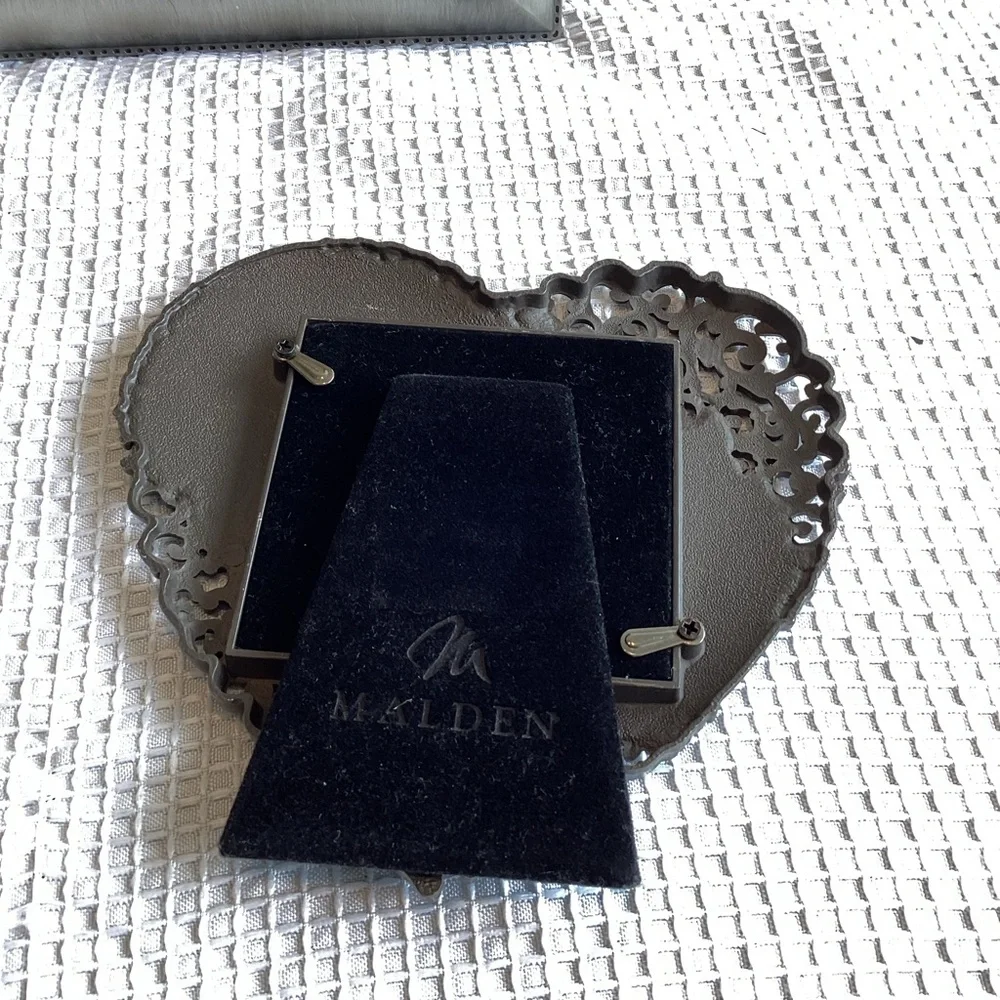 FREE Set of Silver Frames Heart Rectangle